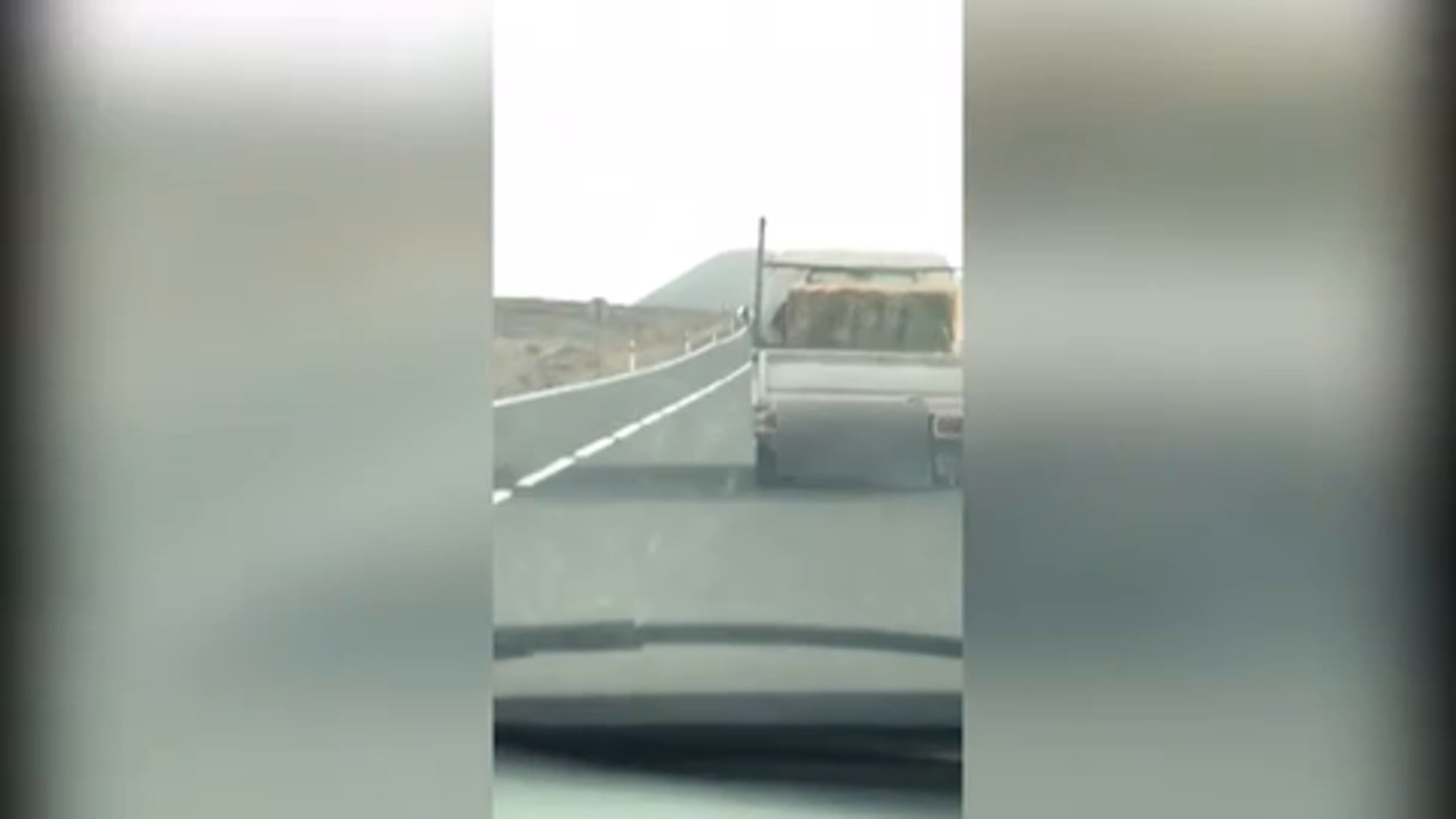 Circula en sentido contrario durante 2 kilómetros